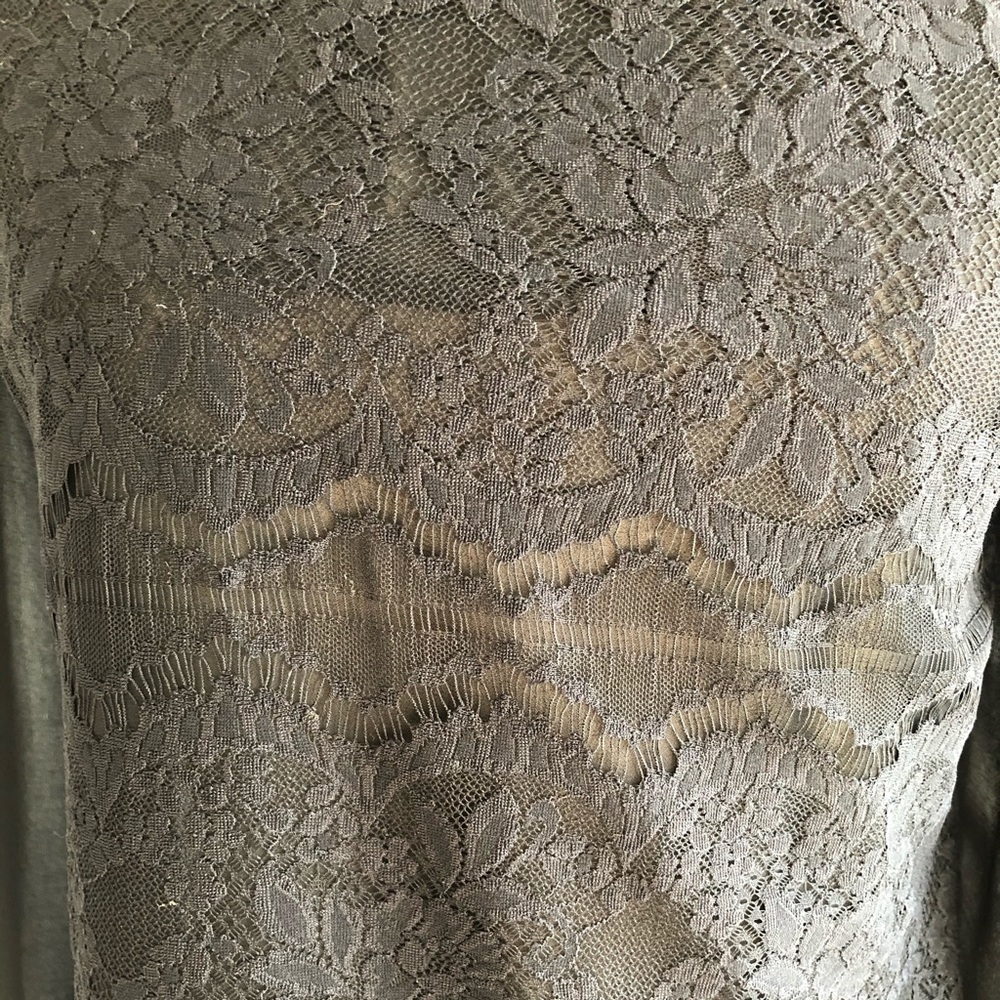 Lace top - Picture 3 of 4